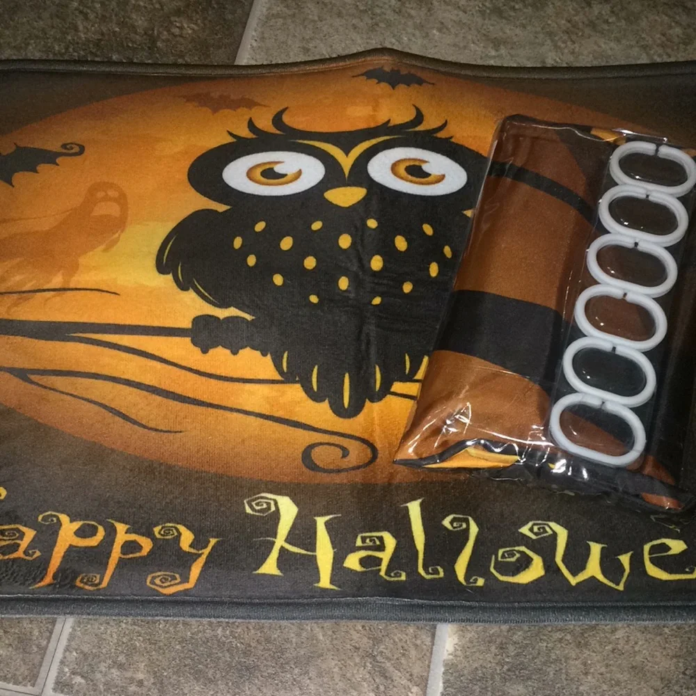 Halloween shower curtain and bath mat
